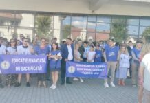 Profesorii din Gorj, în stradă. Unitate împotriva austerității!