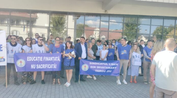 Profesorii din Gorj, în stradă. Unitate împotriva austerității!