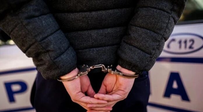 Reținut pentru încălcarea ordinului de protecție