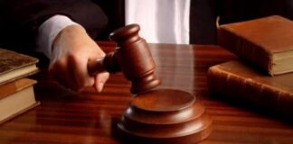 Bărbatul care a încălcat un ordin de protecție cere voie judecătorilor să părăsească domiciliul
