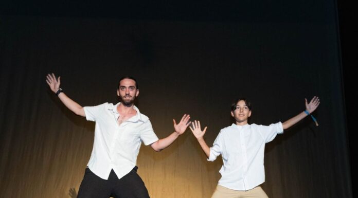 Micul actor de 11 ani care cucerește scena teatrului din Târgu Jiu