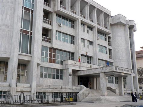 Instanța a decis! Poate să înceapă judecata în dosarul bărbatului care și-a incendiat soția