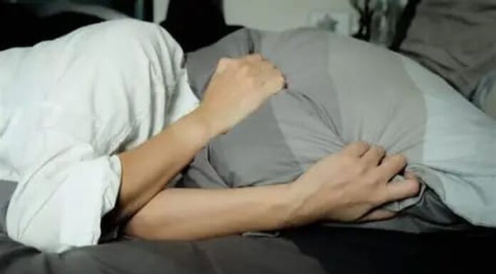 Femeie amenințată cu moartea de vecinii gălăgioși