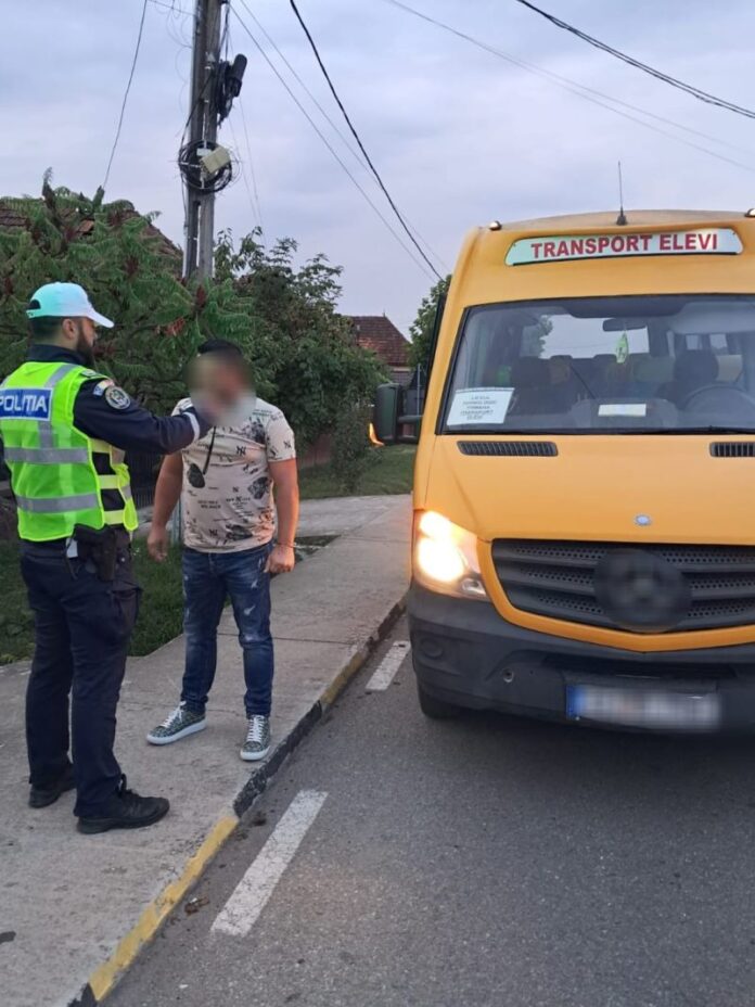 Microbuzele școlare, verificate de polițiști