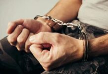 A ajuns în arest, după ce și-a amenințat vecinul