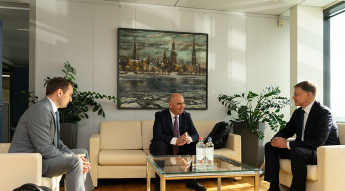 Nicușor Dan s-a întâlnit discret cu liderii Coaliției. Se pregătește debarcarea lui Bolojan?