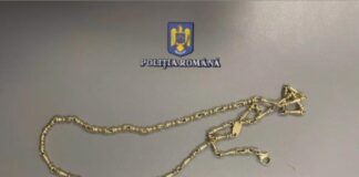 VIDEO: Tânără reclamată la Poliție de tatăl ei, după ce i-ar fi furat din casă bani și bijuterii de 300.000 de lei