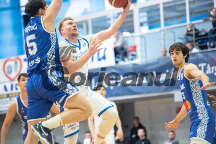 Baschetbaliștii debutează pe teren propriu în Cupa României