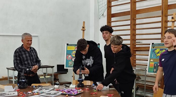 „Clubul Minților Deschise” din Gorj, succes la Noaptea Cercetătorilor