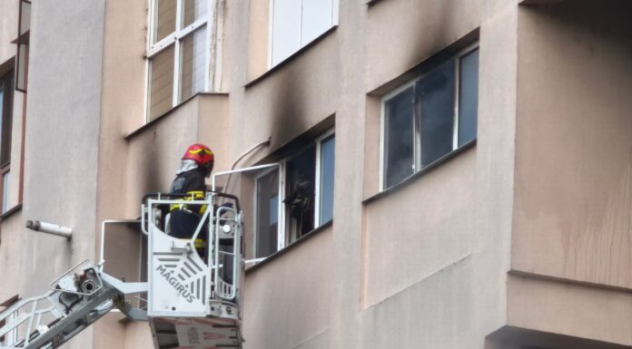 VIDEO: Incendiu la un apartament din Târgu-Jiu