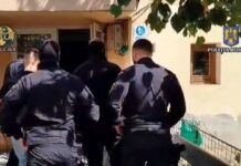 Percheziții la Bălănești, în cazul fetei de 13 ani, pusă de mamă să întrețină relații sexuale cu fostul învățător în vârstă de 71 de ani
