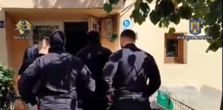 Percheziții la Bălănești, în cazul fetei de 13 ani, pusă de mamă să întrețină relații sexuale cu fostul învățător în vârstă de 71 de ani