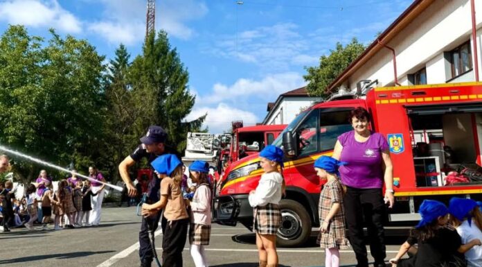 Ziua Pompierilor, bucuria copiilor la Târgu-Jiu