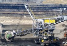 Taluz dislocat într-o carieră minieră a CEO