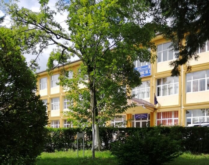 Altercație între doi elevi la Târgu Jiu. A ajuns la UPU