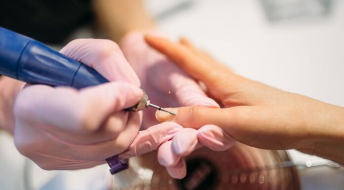 Cum previi exfolierea unghiilor în sezonul rece