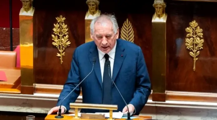 De ce a picat guvernul francez