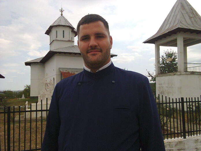 «Înălţărea Sfintei Cruci», la Biserica Parohiei Menţii din Dos – ,,În această zi a «Înălţării Sfintei Cruci», noi trăim în Lumina Crucii Lui Hristos şi a sfinţilor Săi din ceruri, de aceea, toată viaţa trebuie ne împărtăşim din ea”