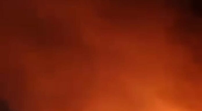 VIDEO: Brutărie din Țicleni, cuprinsă de flăcări în urma unui scurtcircuit