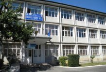 Cu briceagul la liceu! Anchetă după un conflict între doi elevi