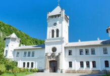 Târgujian găsit mort în baie, la Mănăstirea Tismana