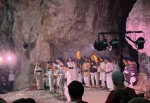 Spectacol de teatru la peștera Polovragi!