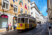 Selecție pentru trei eleve care vor merge în Portugalia