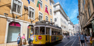 Selecție pentru trei eleve care vor merge în Portugalia