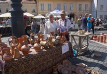 Meșterul gorjean Ion Rătezeanu, premiat la Târgul Olarilor din Sibiu