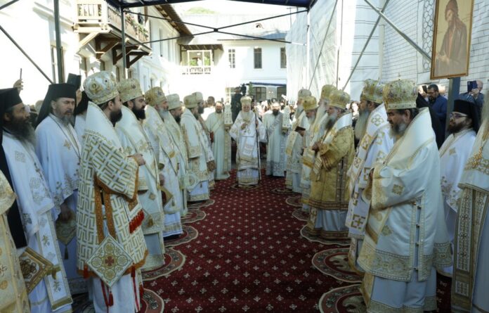 Sărbătoarea Proclamării locale a canonizării «Sfântului Cuvios Mucenic Gherasim de la Tismana» (I) – ,,Cinstirea unui sfânt este un lucru deosebit pentru biserica noastră! Mai ales a sfinţilor care sunt legaţi de poporul nostru, de mănăstirile şi bisericile noastre”!