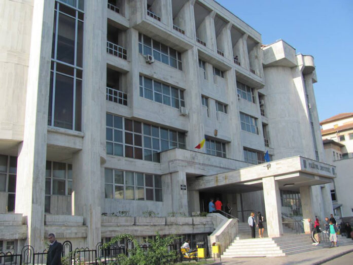 Au furat împreună, plătesc împreună! Condamnare pentru doi foști angajați ai unei firme din Turceni