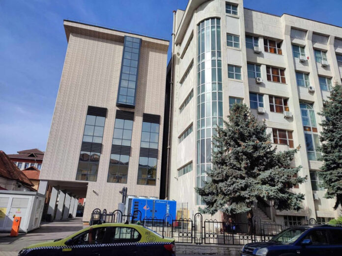 Noaptea în care Michael Kors, Dolce & Gabbana și Louis Vuitton umblau liberi prin cartierul Preajba și au făcut cunoștință cu infracțiunea în persoană!