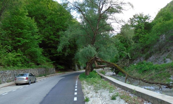 Repere autumnale – REVENIRE ÎN LUMEA CARSTULUI GORJEAN – Spre Bidăroaia din Dâlma Cucutelor