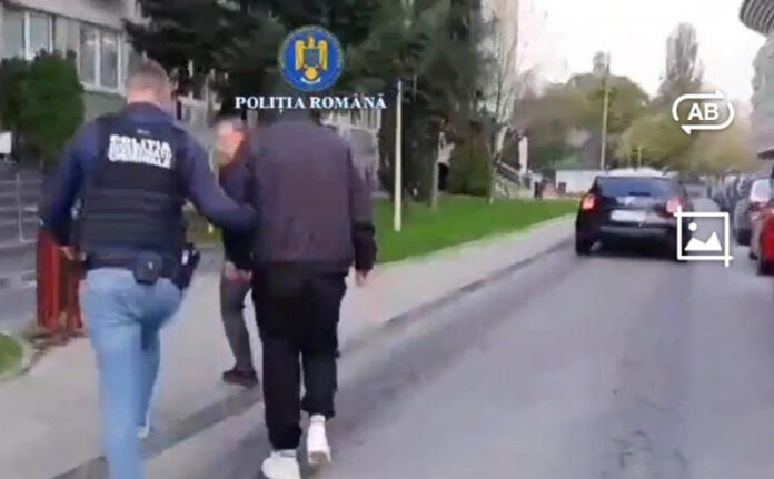 Șase reținuți după percheziții