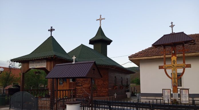 Veșmintele Sfintei Cuvioase Parascheva, aduse în Gorj