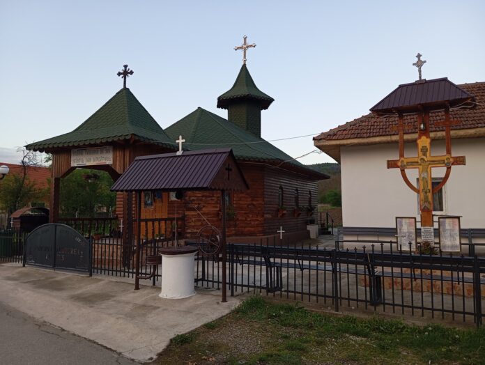 Veșmintele Sfintei Cuvioase Parascheva, aduse în Gorj