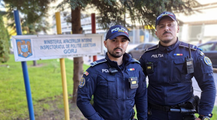 VIDEO: Bărbat salvat de doi polițiști, din râul Jiu, după o tentativă de sinucidere