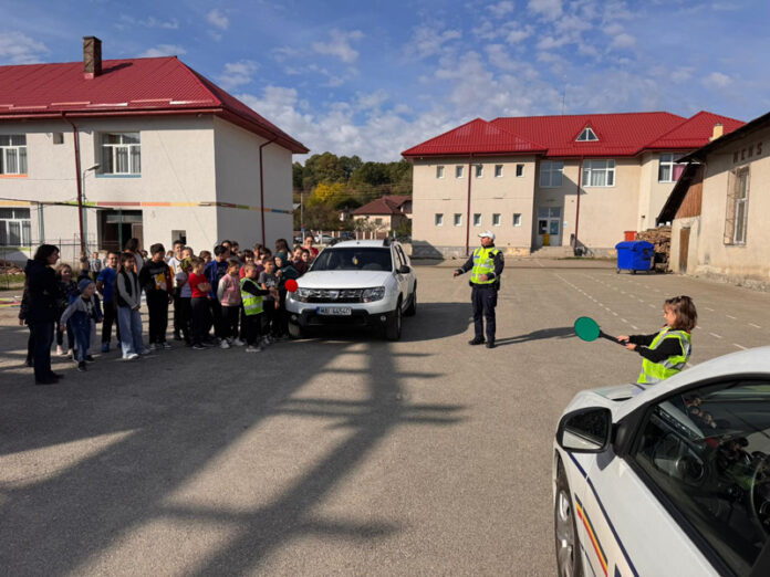 Lecții de educație rutieră pentru elevii din Novaci