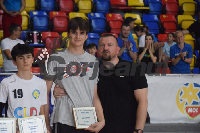 Handbalist gorjean, chemat sub tricolor