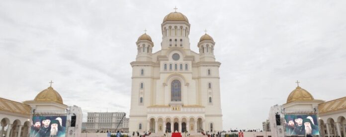 Ceremonia solemnă a Sfinţirii picturii Catedralei Naţionale – ,,Dorim să ne exprimăm aprecierea pentru buna cooperare dintre Patriarhia Ecumenică şi Biserica Ortodoxă Română…”!