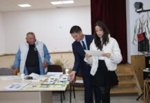 Tinerele talente ale poeziei, premiate la Peștișani