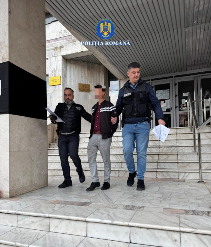 Cinci bărbați au fost arestați, după perchezițiile din Târgu-Jiu și Bălești