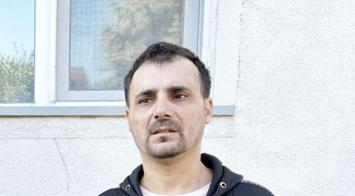 Șofer de microbuz bătut de doi indivizi acoperiți cu cagule!