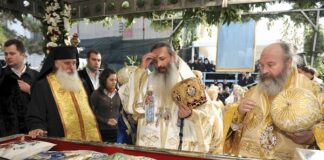 Marea Sărbătoare a Sfintei Cuvioase Parascheva de la Iaşi – ,,Doamne Iisuse Hristoase, caută din lăcașul Tău cel sfânt; am lăsat toate și după Tine am călătorit în toată viața mea. Și acum, îndură-Te şi spune îngerului blând să ia cu pace sufletul meu”!