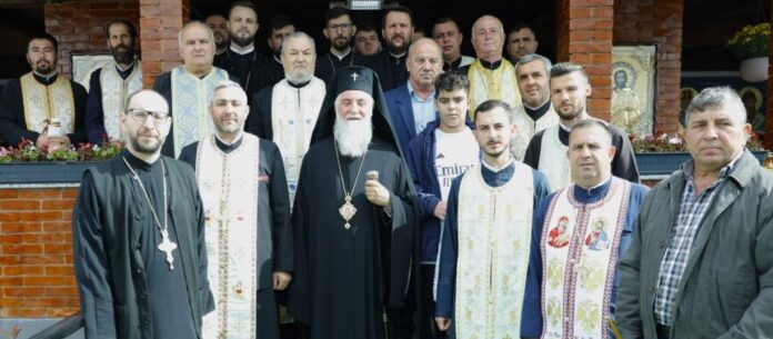 Sfântă Liturghie Arhierească la sfinţirea praznicarului Bisericii Parohiale cu hramul «Sfânta Treime», de la Turburea, Gorj – ,,În această zi sfântă, în care am binecuvântat lucrările ce s-au făcut la această sfântă biserică, Îl preamărim pe Dumnezeu şi Îi aducem Mulţumire pentru toate…”!