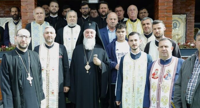 Sfântă Liturghie Arhierească la sfinţirea praznicarului Bisericii Parohiale cu hramul «Sfânta Treime», de la Turburea, Gorj – ,,În această zi sfântă, în care am binecuvântat lucrările ce s-au făcut la această sfântă biserică, Îl preamărim pe Dumnezeu şi Îi aducem Mulţumire pentru toate…”!