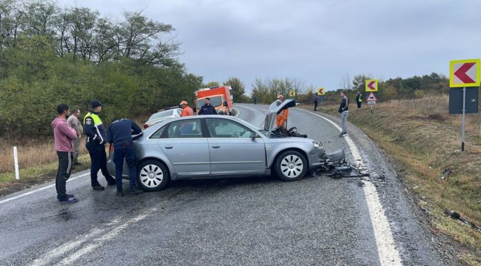 Trei răniți după un accident produs la Câmpu Mare
