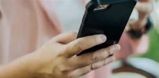 Cercetat după ce și-a amenințat soția la telefon