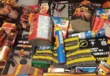 Două kilograme de articole pirotehnice, expuse fără autorizație la vânzare