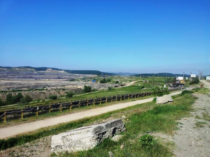 Un milion de lei pentru refacerea drumurilor din carierele miniere